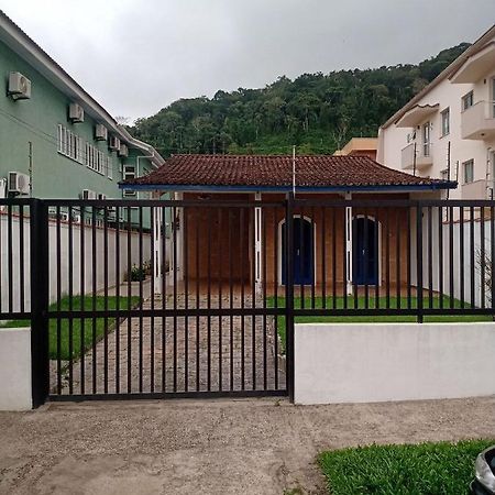 Casa Praia Grande Com Churrasqueira Villa อูบาตูบา ภายนอก รูปภาพ