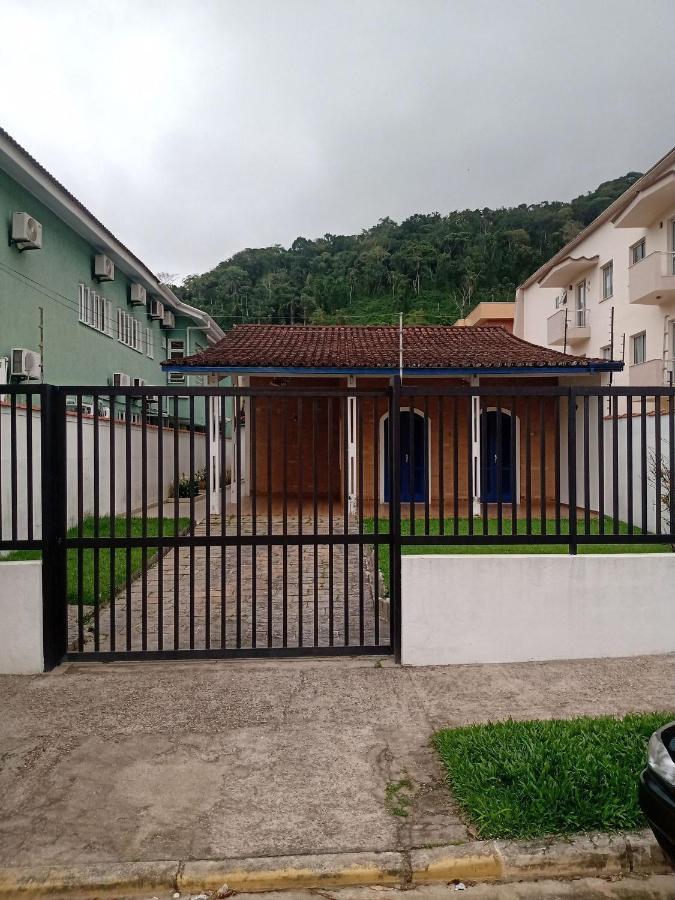 Casa Praia Grande Com Churrasqueira Villa อูบาตูบา ภายนอก รูปภาพ